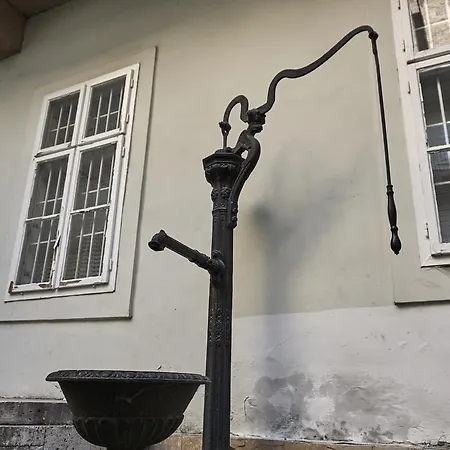 דירות בודפשט Karolyi Garden | Hostaid מראה חיצוני תמונה