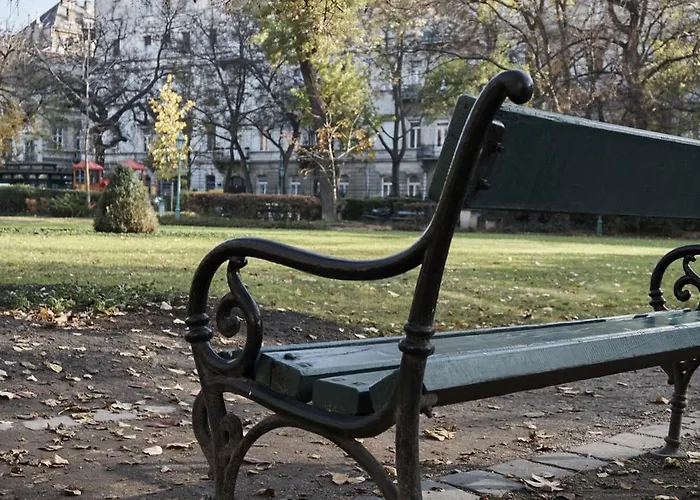 Karolyi Garden | Hostaid