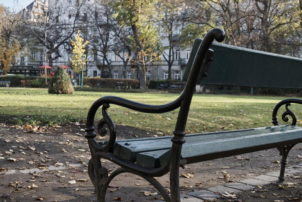 Karolyi Garden | Hostaid *